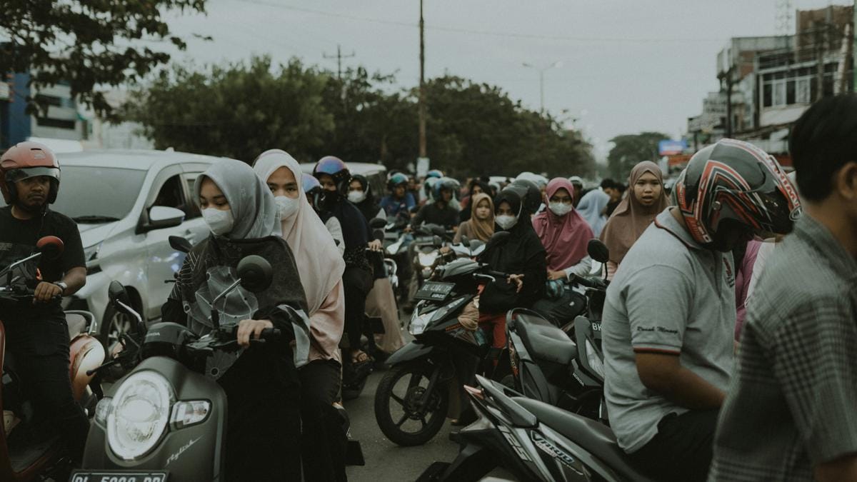When An Indonesian Is Low Wage, Middle Class, and Rich at Once