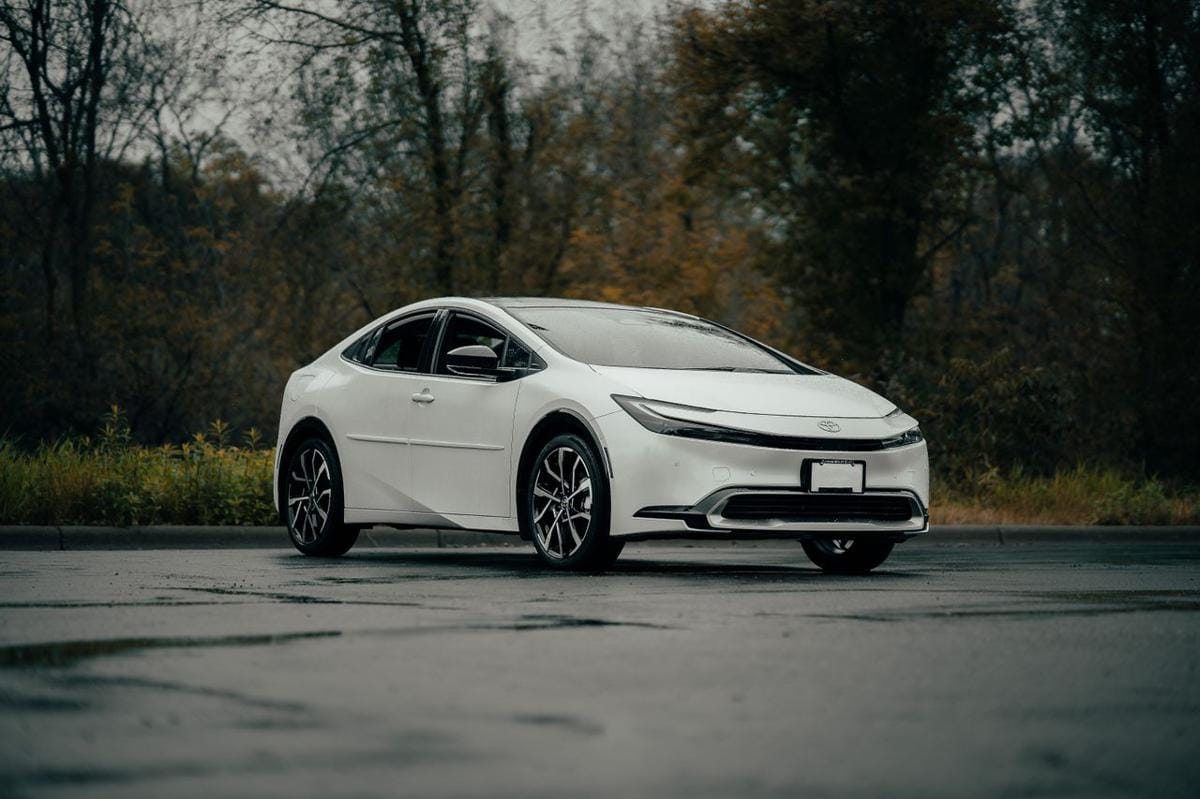 4 Brands Dominate the Electric Vehicle Market: Implications for Brands